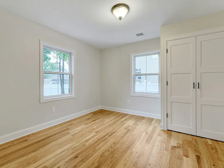 134 Johnson Ave — Photo 17