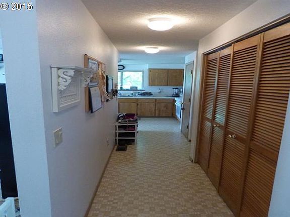 2nd image of 206 Farwest St