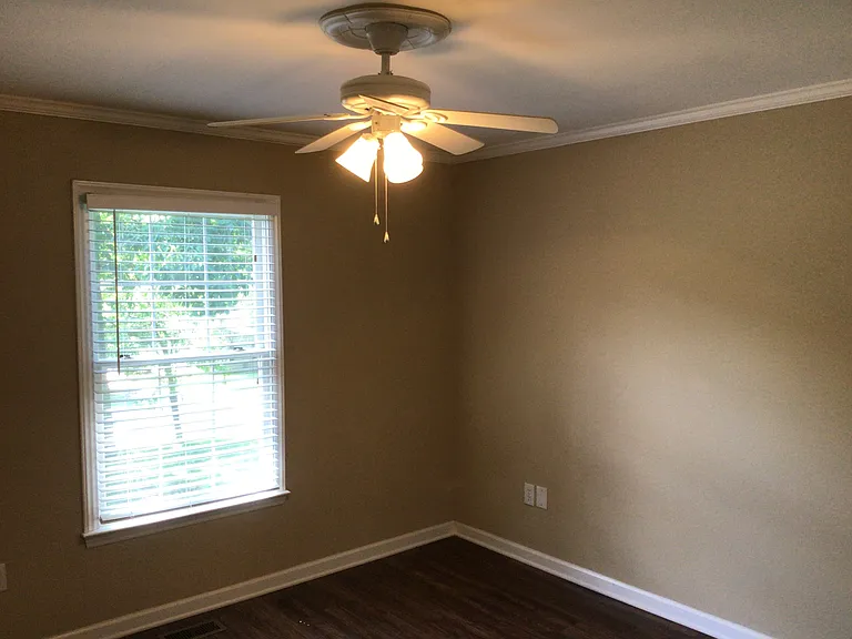 1321 Kenwood St — Photo 10
