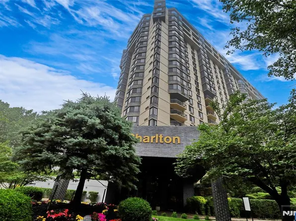 1265 15th St APT 4C, Fort Lee, NJ 07024