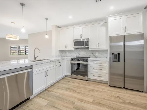 230 Vintage CIR #A204, NAPLES, FL 34119