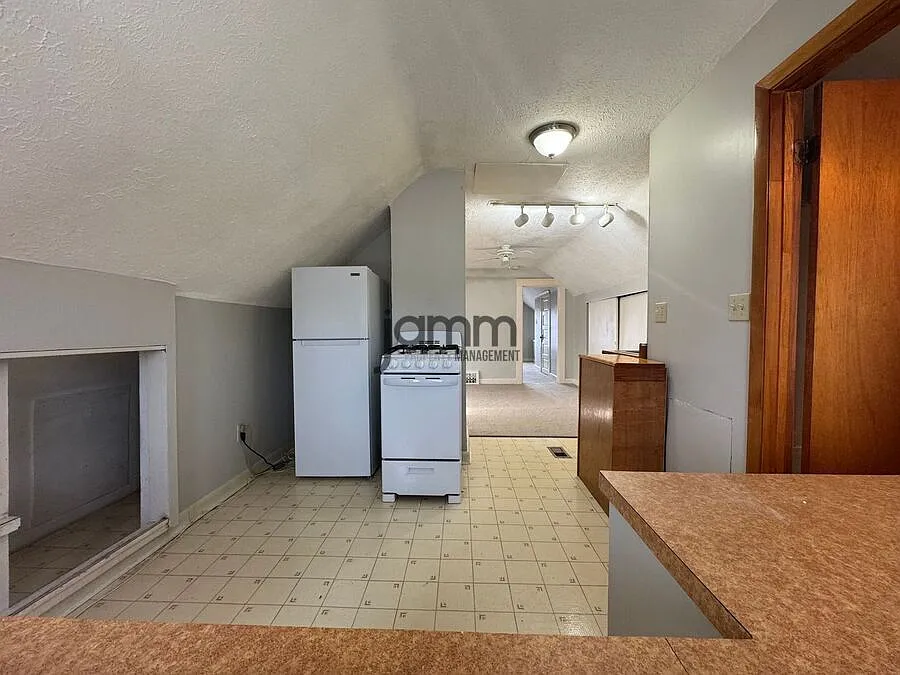 1-bedroom Loft apartment in Lakewood! — Photo 3