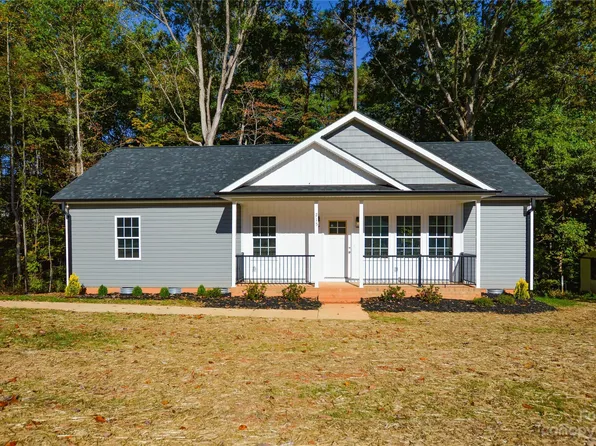 215 Aspen Dr, Gastonia, NC 28052