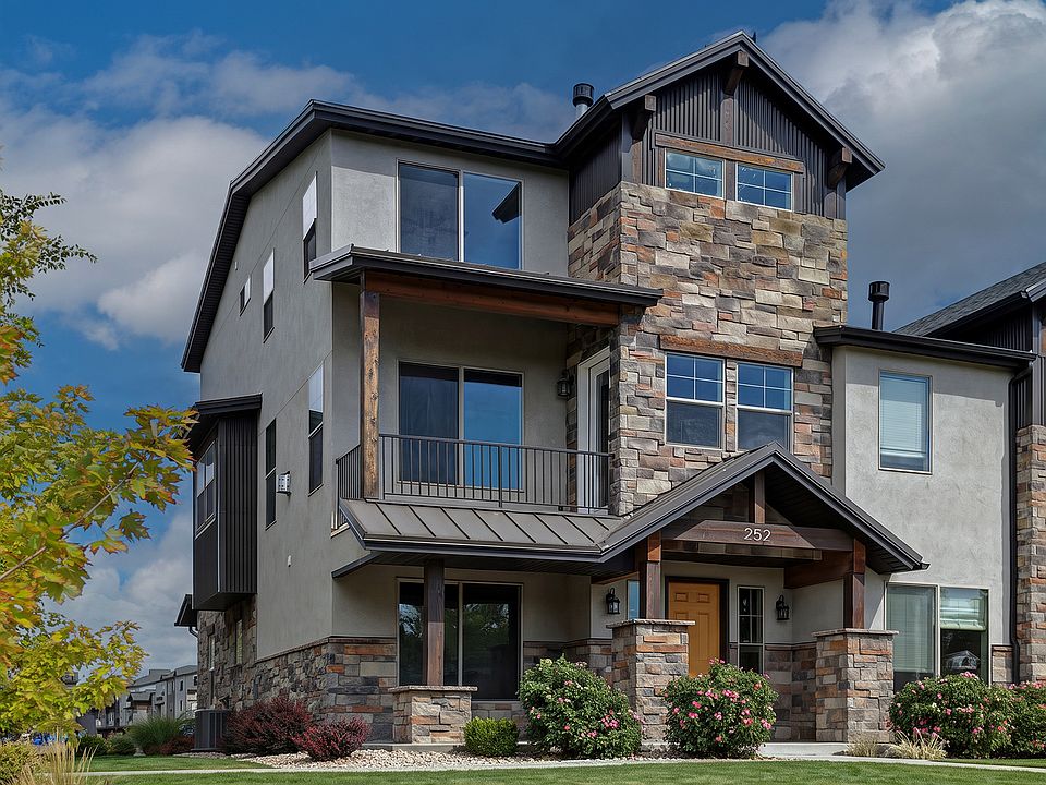1st image of 252 E Sandy Sage Way