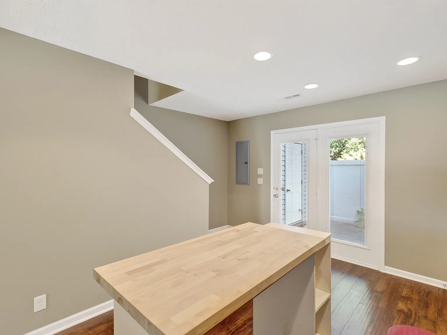 2 bed, 2.5 bath, 1328 sqft, $1,500 — Photo 3
