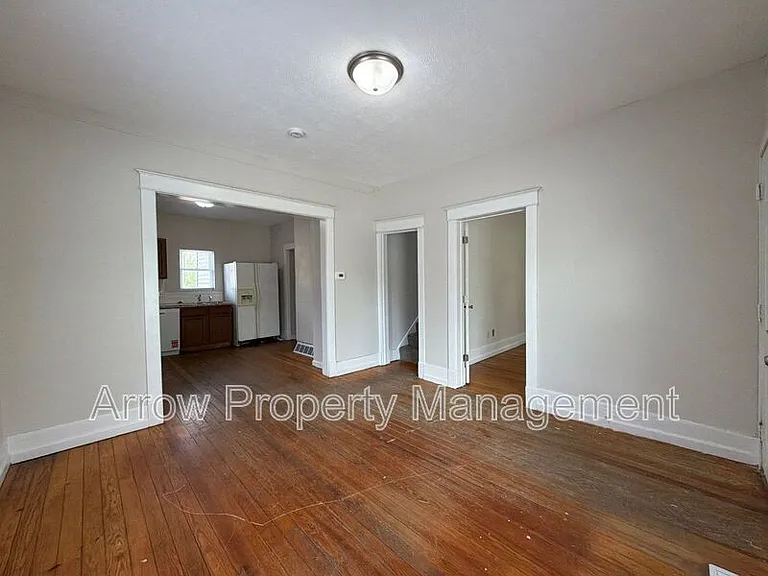 2516 Dudley St — Photo 2