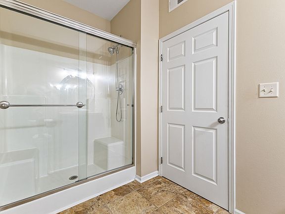 5th image of 10325 Providence Dr Unit 102