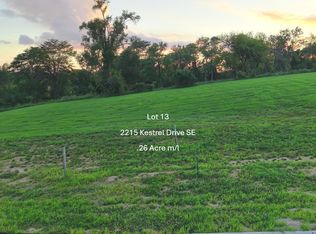 2215 Kestrel Dr SE, Cedar Rapids, IA 52403