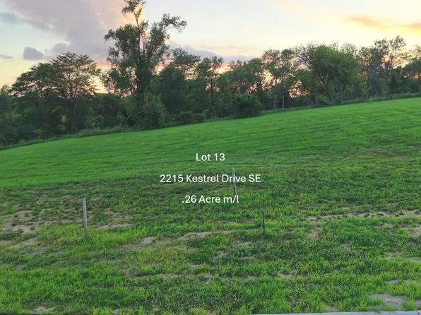 2215 Kestrel Dr SE, Cedar Rapids, IA 52403