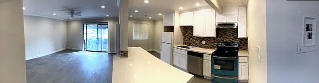 808 Sharmon Palms Ln — Photo 2