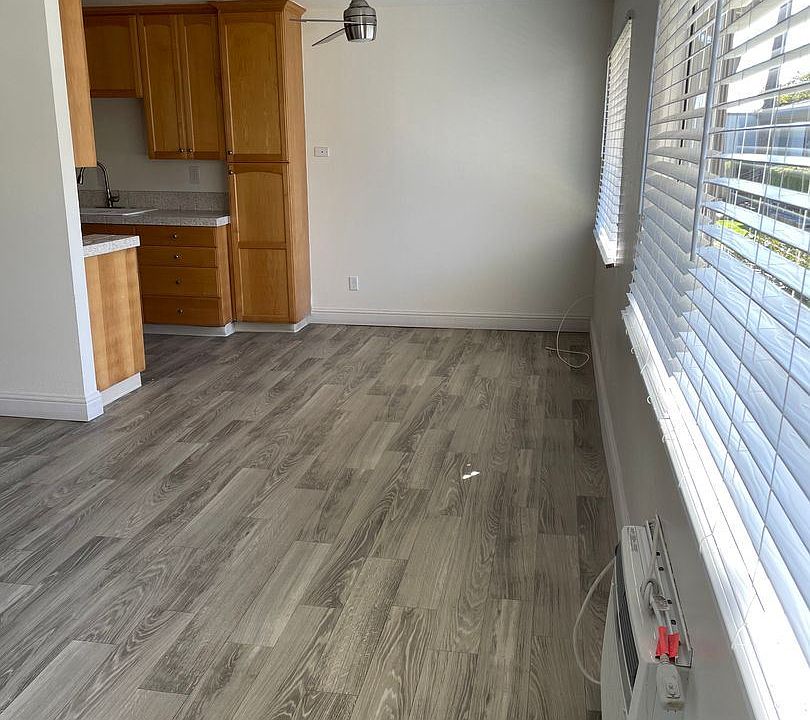 2nd image of 4129 Waring Rd #6