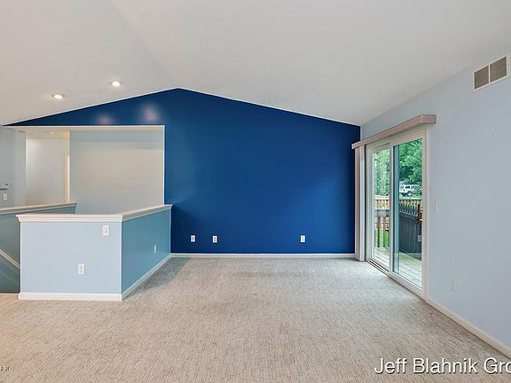 5th image of 2653 Hillandale Dr NW