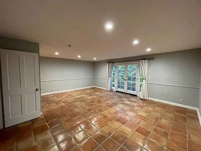 1242 Berkeley St #14 — Photo 25