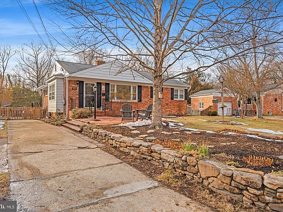 2nd image of 7912 Bainbridge Rd