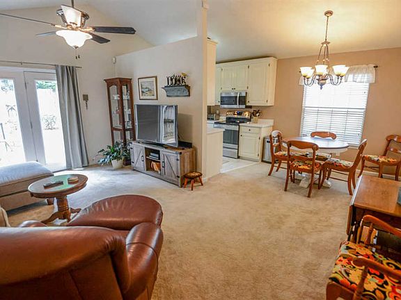 5th image of 2524 Centerville Ct