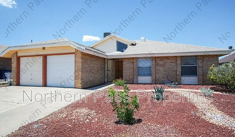 4553 General Maloney Cir — Photo 2