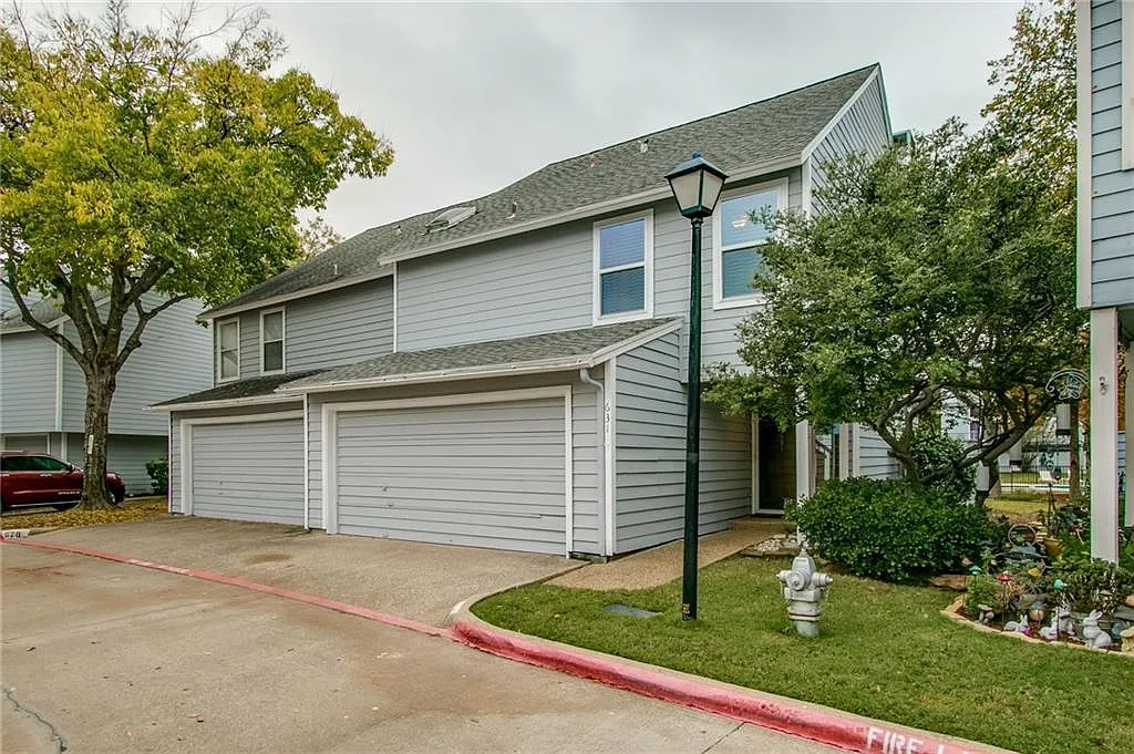 Front Elevation - 631 Cimarron Trl