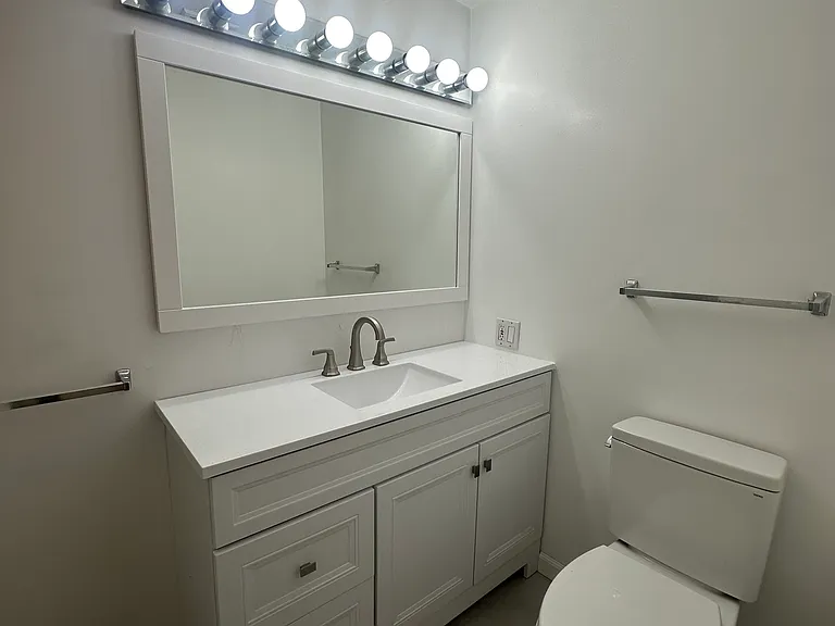 238 Hanover St #2 — Photo 8