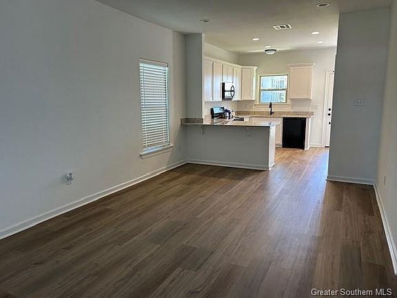 2nd image of 221 Summit Ave