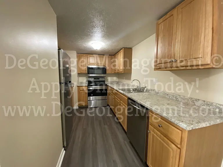Pine Ridge Apartments — Photo 40