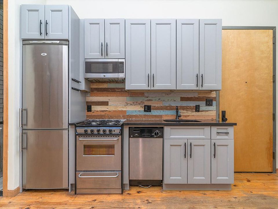 1st image of 212 Starr St #3L