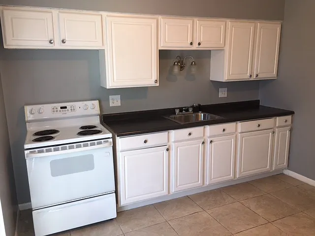 2 bed, 900 sqft, $1,350 — Photo 3