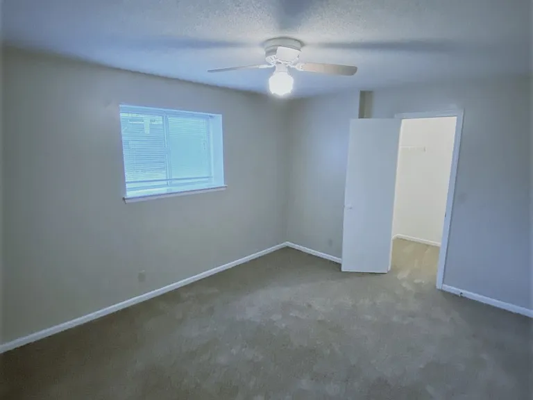 The Retreat at Woodlands Apartments — Photo 40