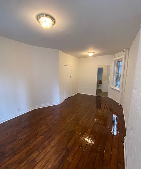 451 W 36th St #5D — Photo 2
