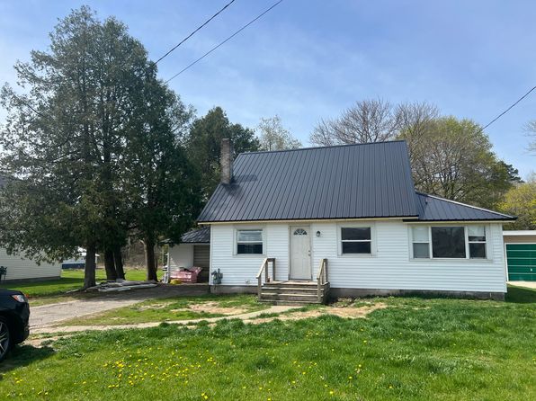 9835 N Greenville Rd, Lakeview, MI 48850
