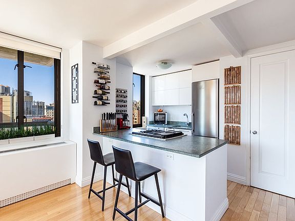 3rd image of 1438 3rd Ave APT 17A