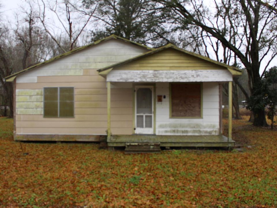 1st image of 431 Roosevelt Ave