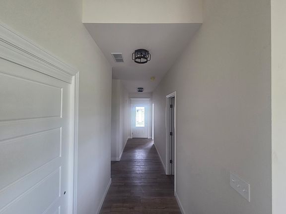 3rd image of 301 Andorah Dr