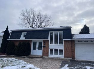 1394 Plumber Ave, Ottawa, ON K1K 4A9