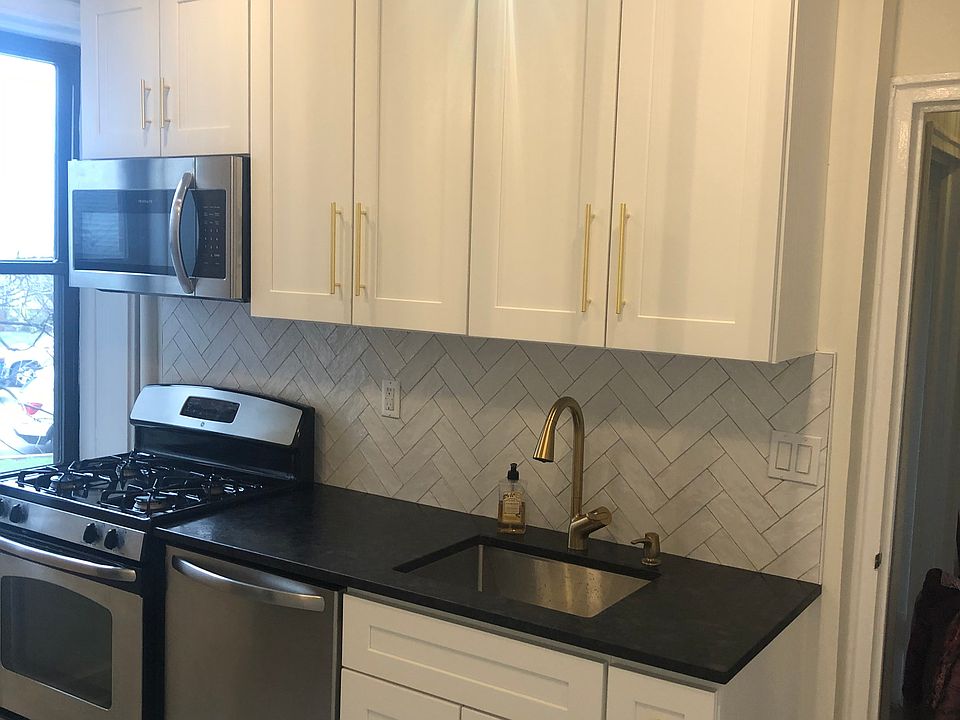 1st image of 122B Larchmont Acre W #2B