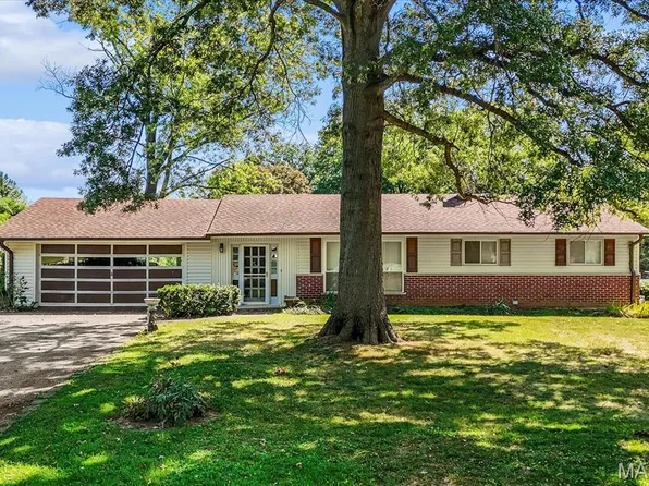 19 W Meadow Ln, Ballwin, MO 63021