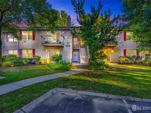 167 Applegate Ln, East Brunswick, NJ 08816
