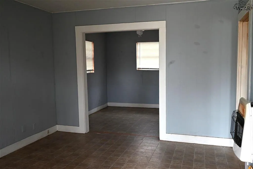 2406 Avenue D - 1 — Photo 4