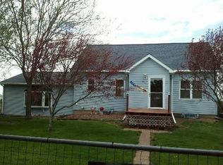 861 N 36th Rd, Utica, IL 61373