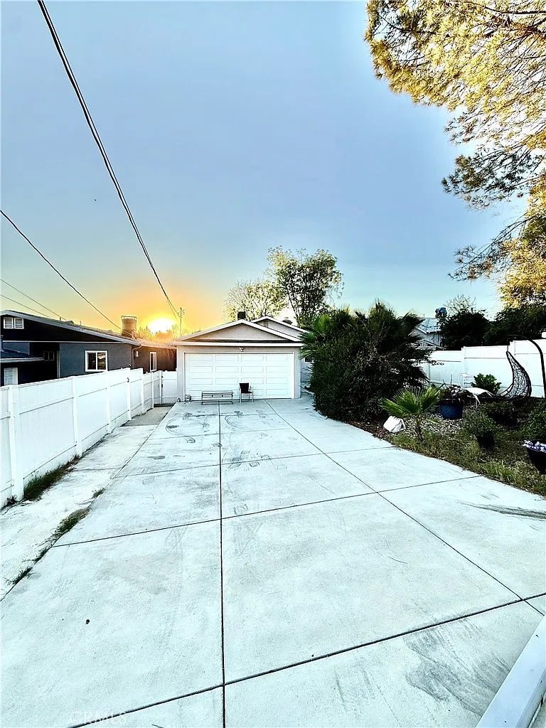 1 bed, 500 sqft, $1,900 — Photo 1