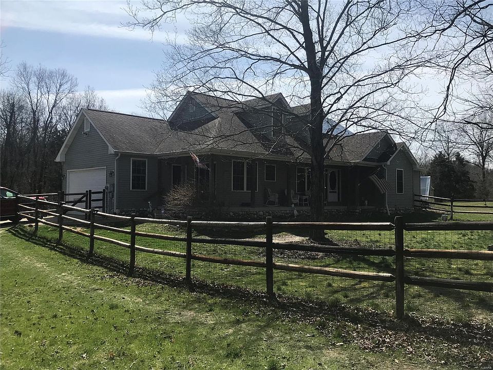 2nd image of 936 Bear Valley Rd