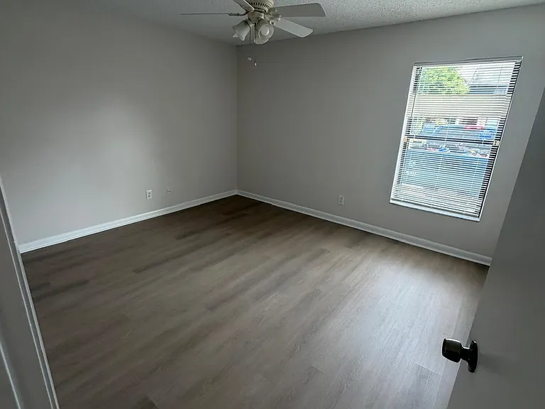 5557 Greatpine Ln S — Photo 18