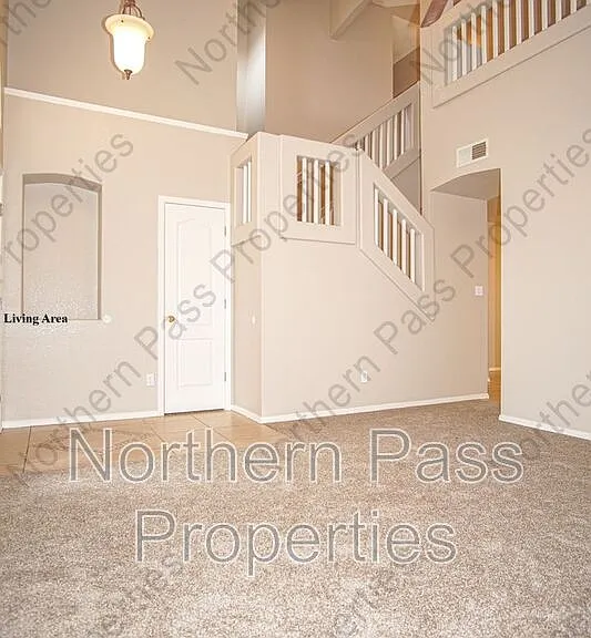 10790 Adin St — Photo 4