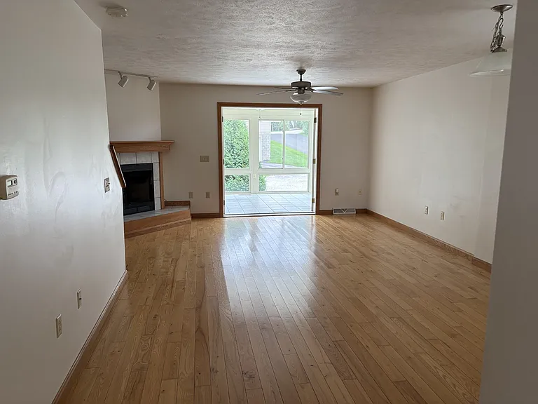 4103 Wood Hills Dr #1 — Photo 4