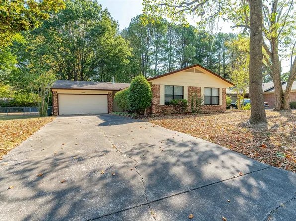 3464 N Sandpiper Dr, Fayetteville, AR 72704