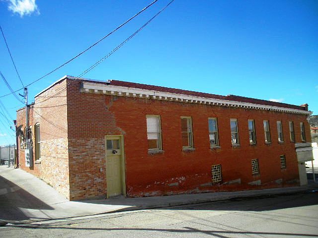 2nd image of 510 W Main St