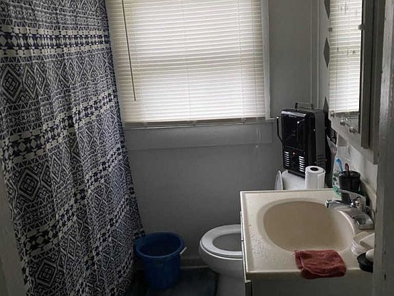 3rd image of 301 Cameron St