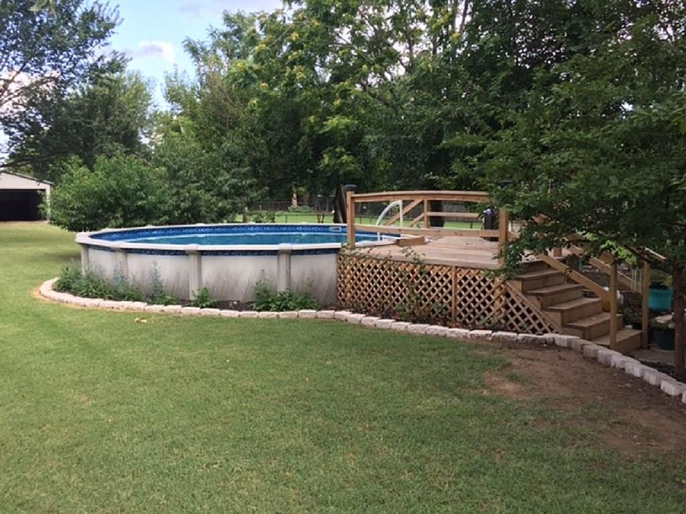 1st image of 924 Oakdale Dr
