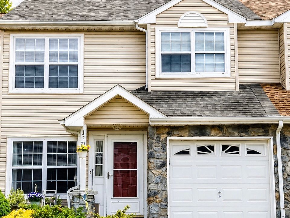 1st image of 23 Park Side Dr #1