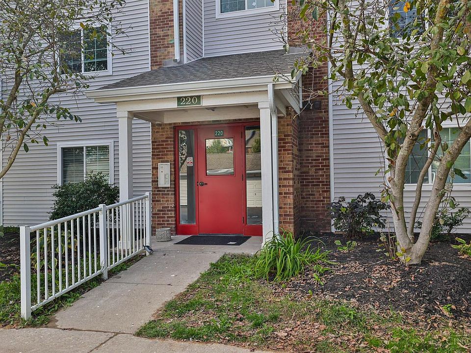 1st image of 220 Carrington Pl #312