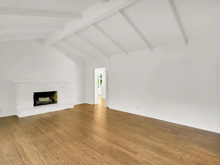1064 Westridge Ave — Photo 5